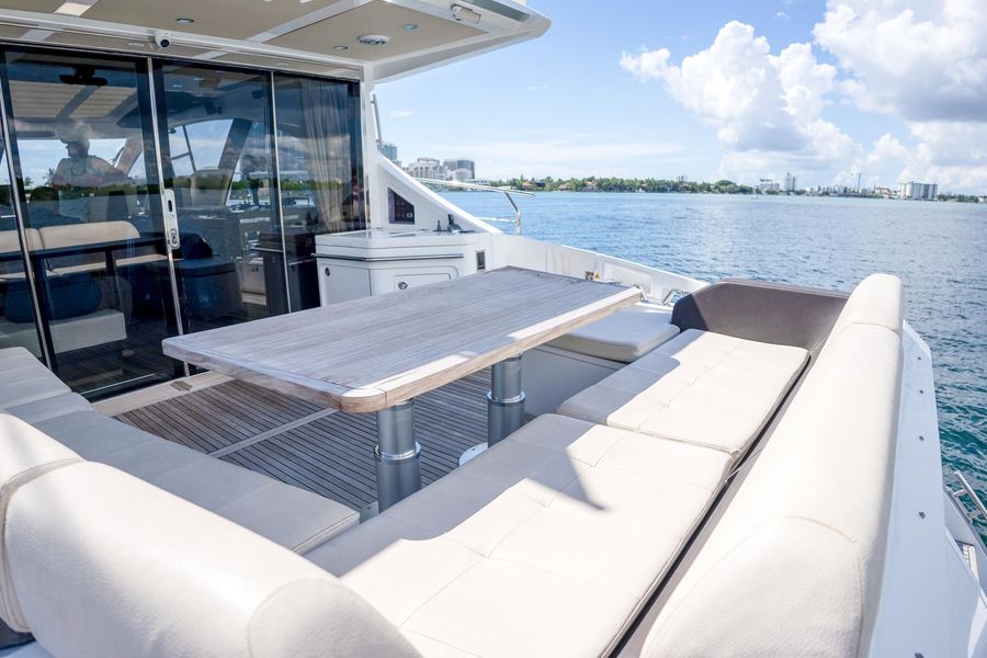 2015 Azimut 55 S