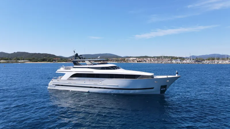 Lady Moh Yacht Photos Pics 