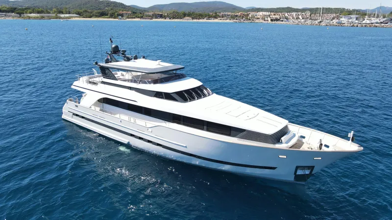 Lady Moh Yacht Photos Pics 