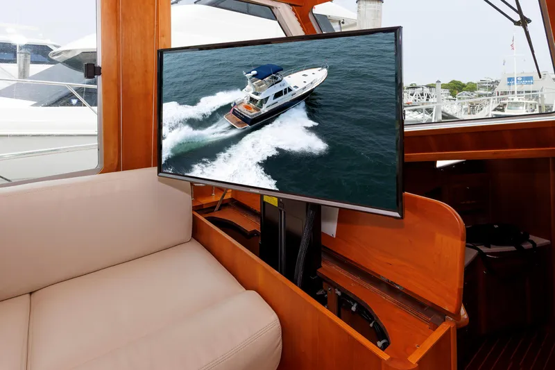  Yacht Photos Pics Salon - TV