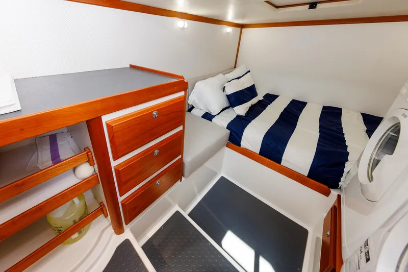  Yacht Photos Pics Crew Quarters