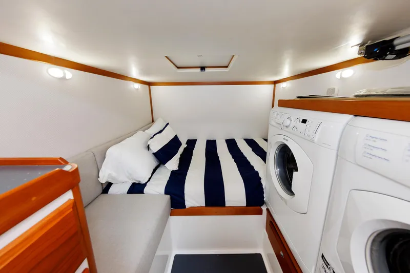  Yacht Photos Pics Crew Quarters