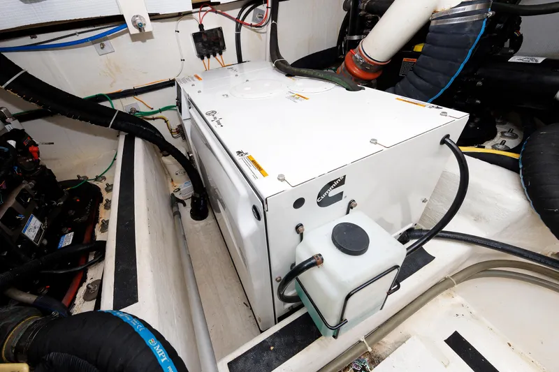  Yacht Photos Pics Engine Room - Generator