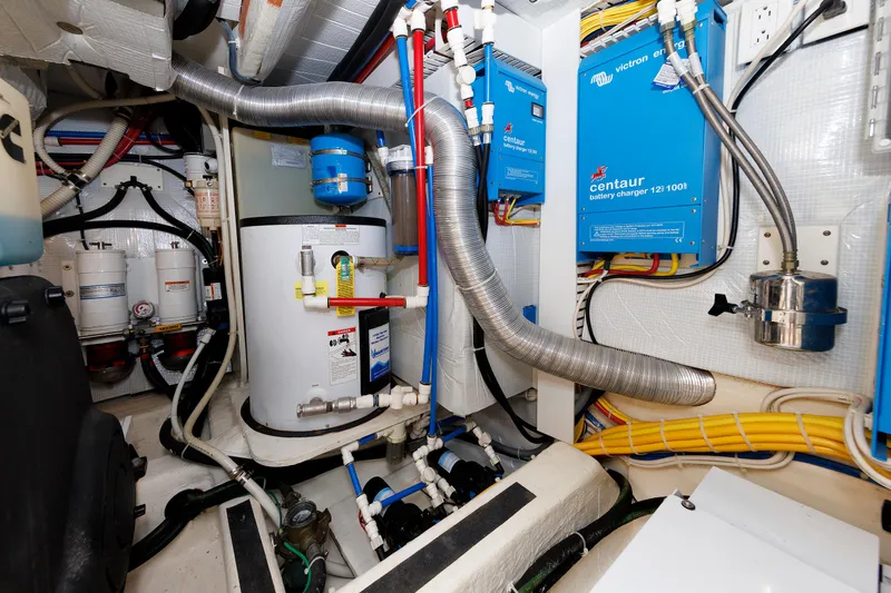  Yacht Photos Pics Engine Room