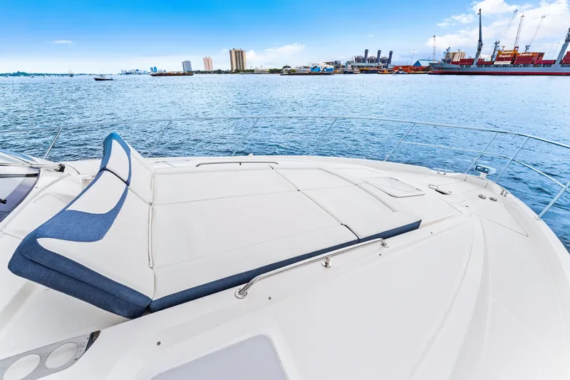 Dash Yacht Photos Pics Foredeck Sunpad