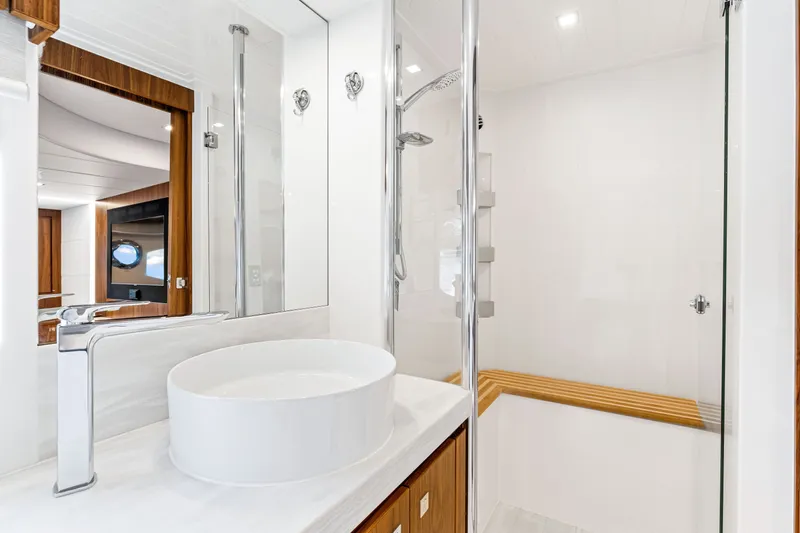 Dash Yacht Photos Pics 