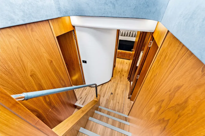 Dash Yacht Photos Pics Stairs to Companionway