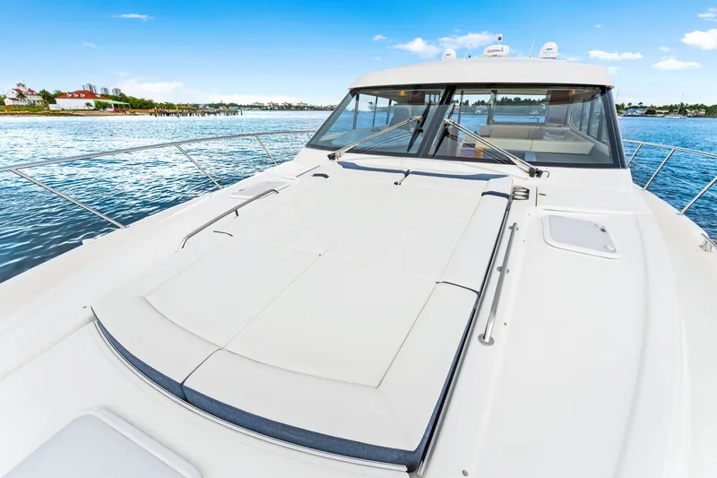 Dash Yacht Photos Pics Foredeck Sunpad