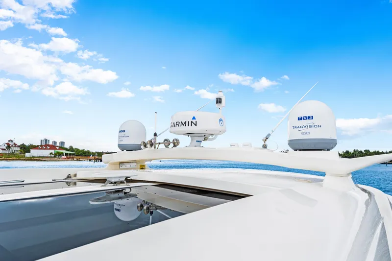 Dash Yacht Photos Pics Sunroof