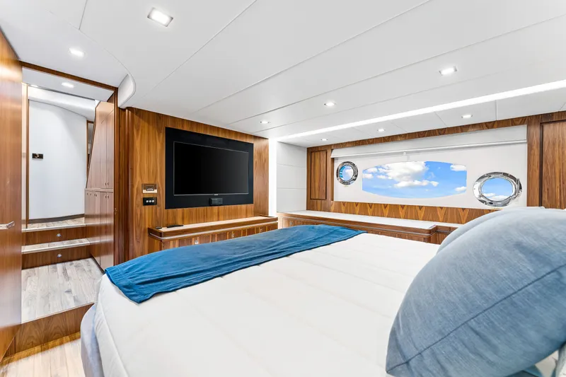 Dash Yacht Photos Pics Master Cabin