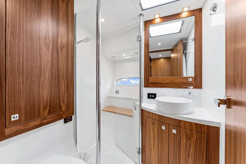 Dash Yacht Photos Pics 