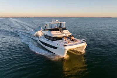 2025 Aquila 42 Yacht