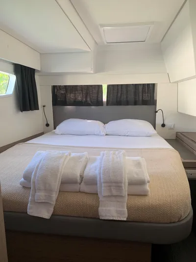 Hourglass Yacht Photos Pics 