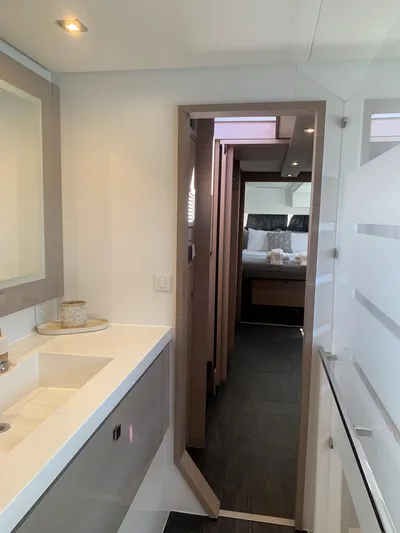 Hourglass Yacht Photos Pics 