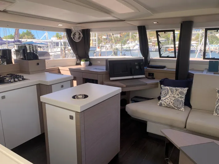 Hourglass Yacht Photos Pics 