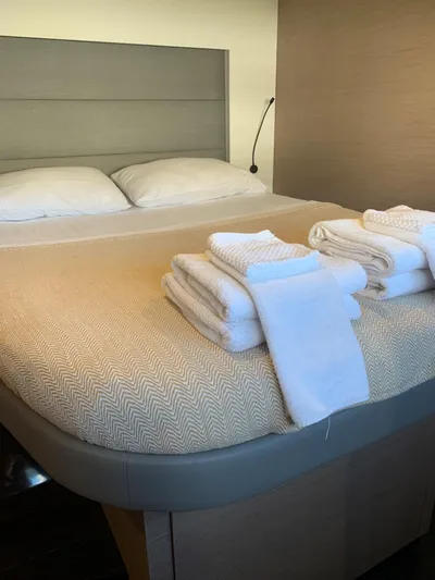 Hourglass Yacht Photos Pics 