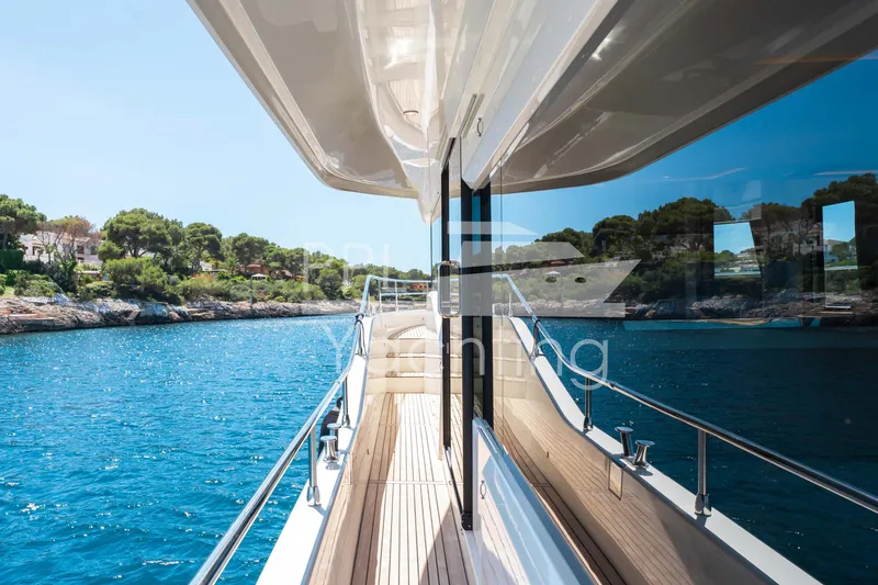  Yacht Photos Pics Grand Trawler 62 - PPL Yachting