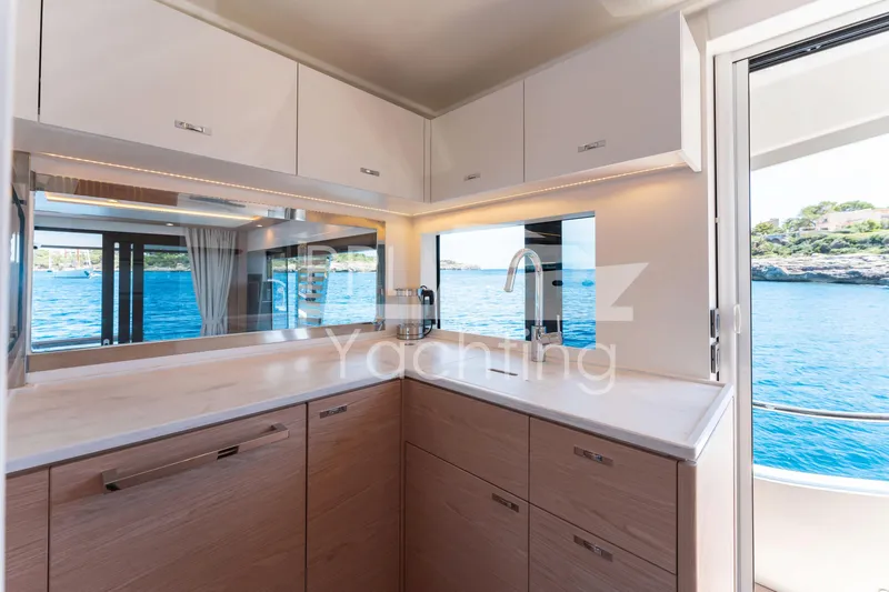  Yacht Photos Pics Grand Trawler 62 - PPL Yachting