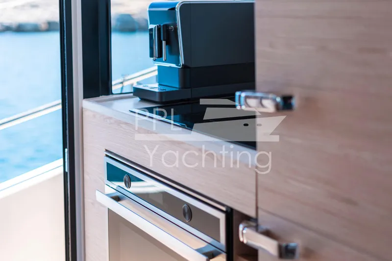  Yacht Photos Pics Grand Trawler 62 - PPL Yachting