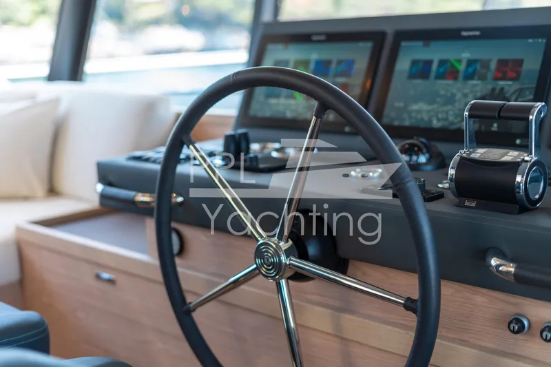  Yacht Photos Pics Grand Trawler 62 - PPL Yachting