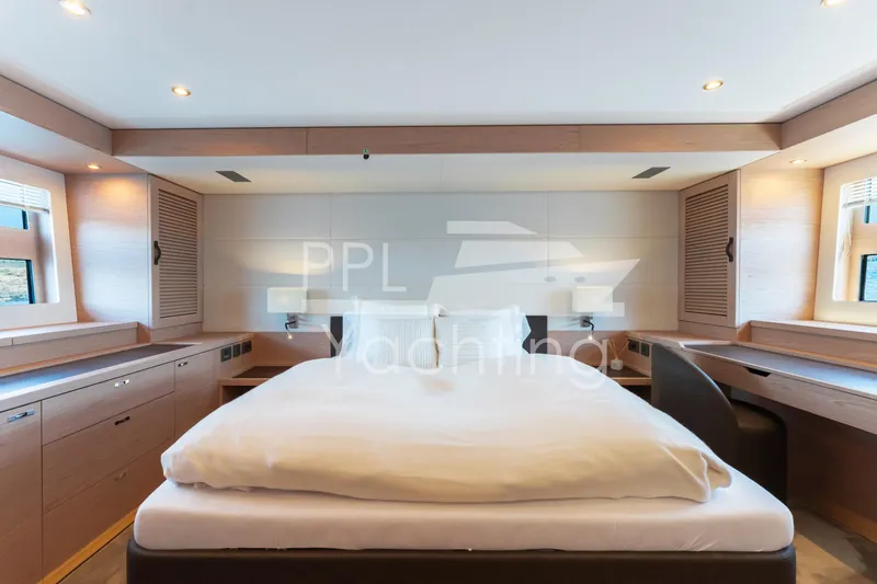  Yacht Photos Pics Grand Trawler 62 - PPL Yachting