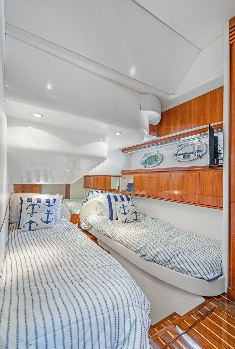 2005 Pershing 50 