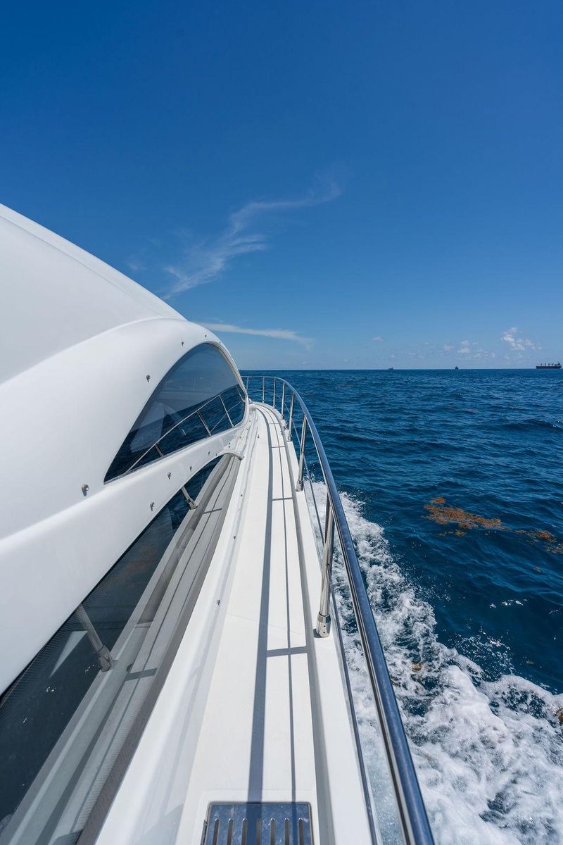 2005 Pershing 50 