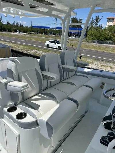 Galati Yacht Sales Trade Yacht Photos Pics 2022 Yellowfin 42 Center Console