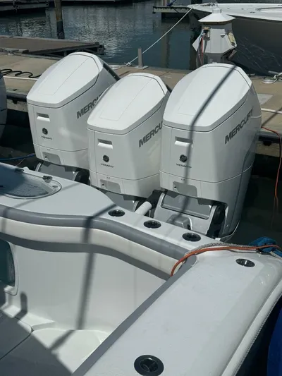 Galati Yacht Sales Trade Yacht Photos Pics 2022 Yellowfin 42 Center Console