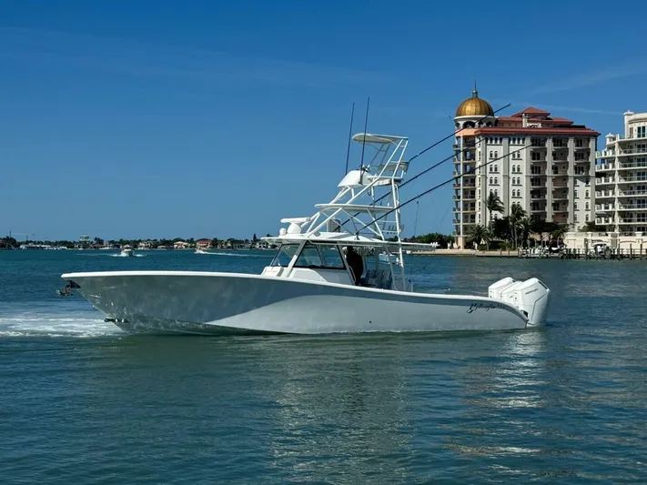 Galati Yacht Sales Trade Yacht Photos Pics 2022 Yellowfin 42 Center Console