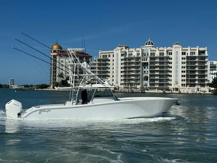 Galati Yacht Sales Trade Yacht Photos Pics 2022 Yellowfin 42 Center Console