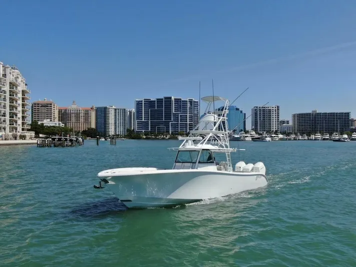 Galati Yacht Sales Trade Yacht Photos Pics 2022 Yellowfin 42 Center Console