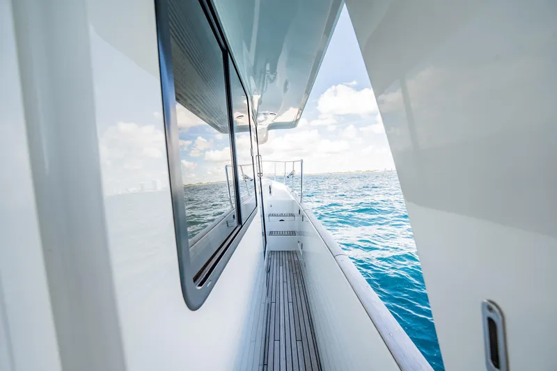 Wanderer Yacht Photos Pics 2016 Beneteau Swift Trawler 44 yacht deck with ocean view.