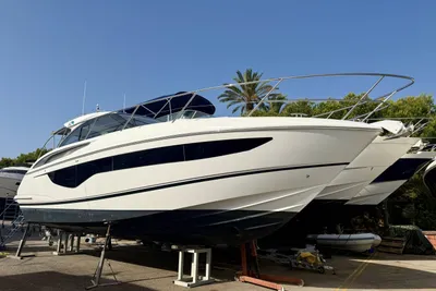 2020 Princess V40