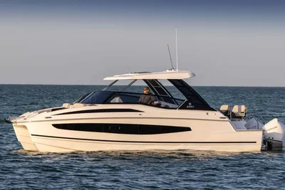 2025 Aquila 32 Sport