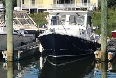 Eastern 248 Islander