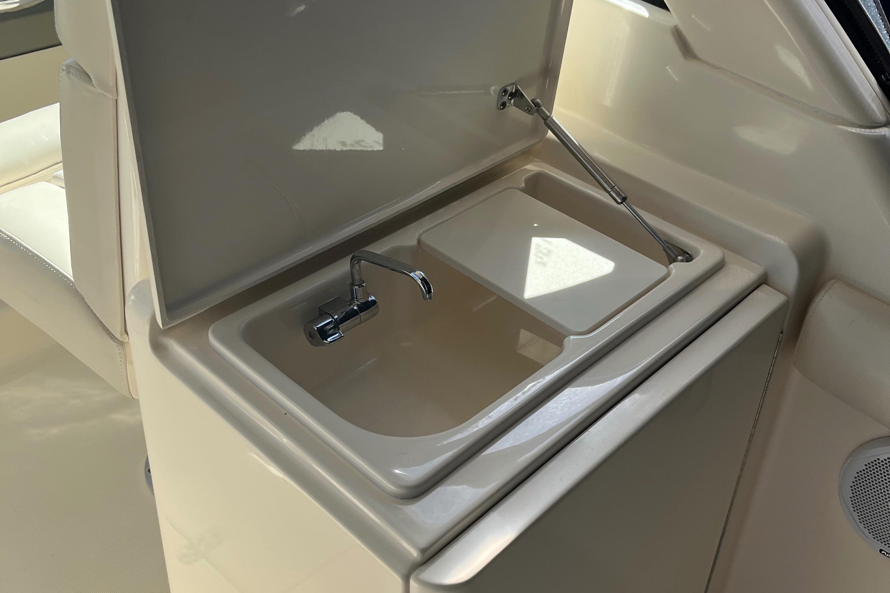 2013 Pursuit DC 265 Dual Console Dual Console for sale YachtWorld