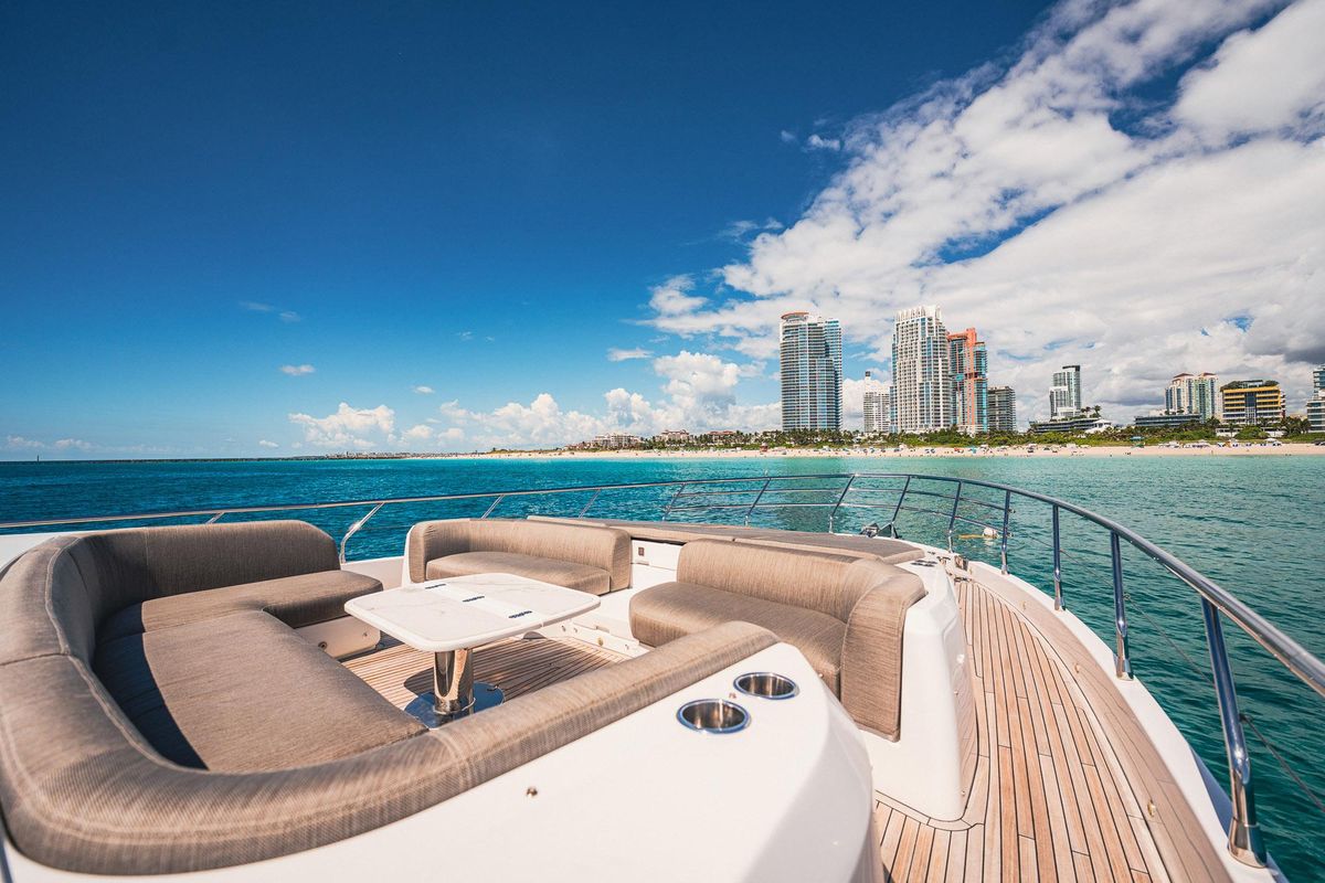 2020 Azimut 78 