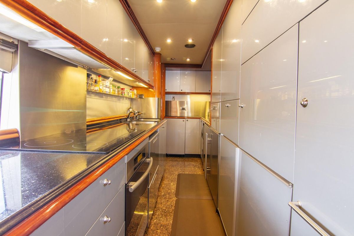 2002 Sunseeker 105 