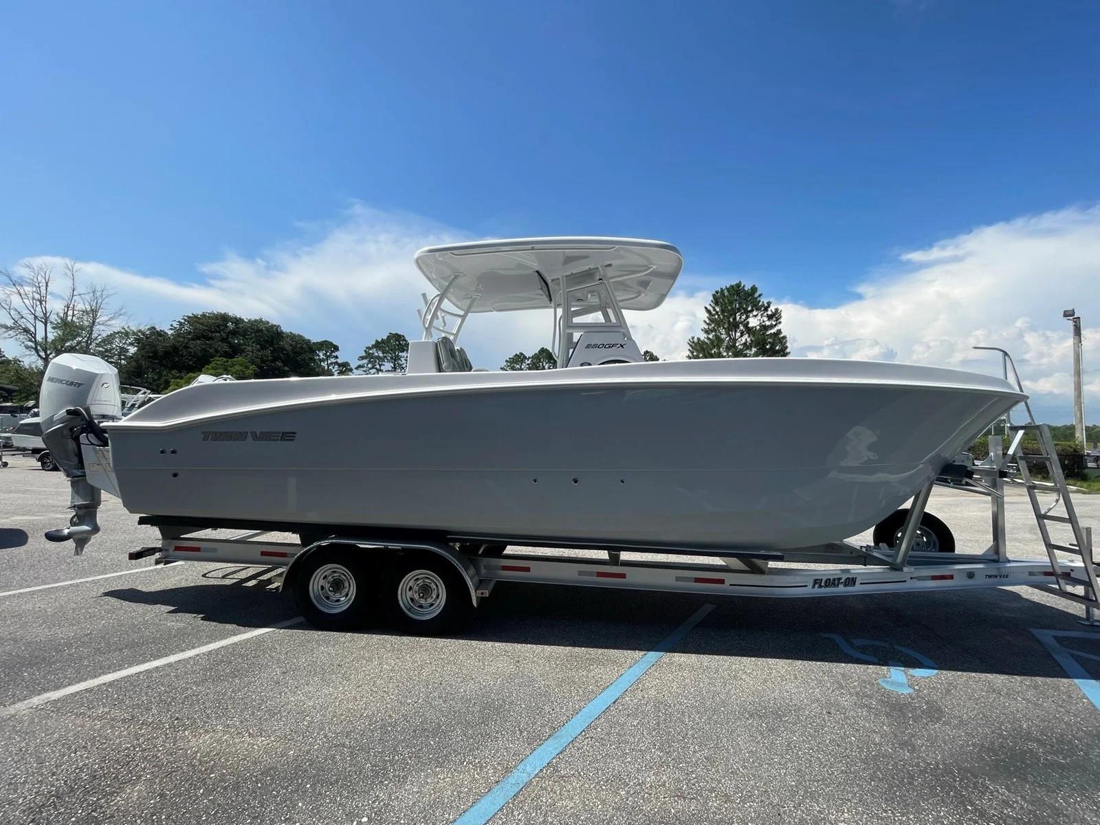 2023 Twin Vee 280 gfx Center Console for sale - YachtWorld