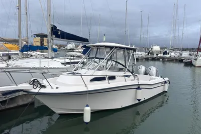 2002 Custom Grady White Boats 248 Voyager WA