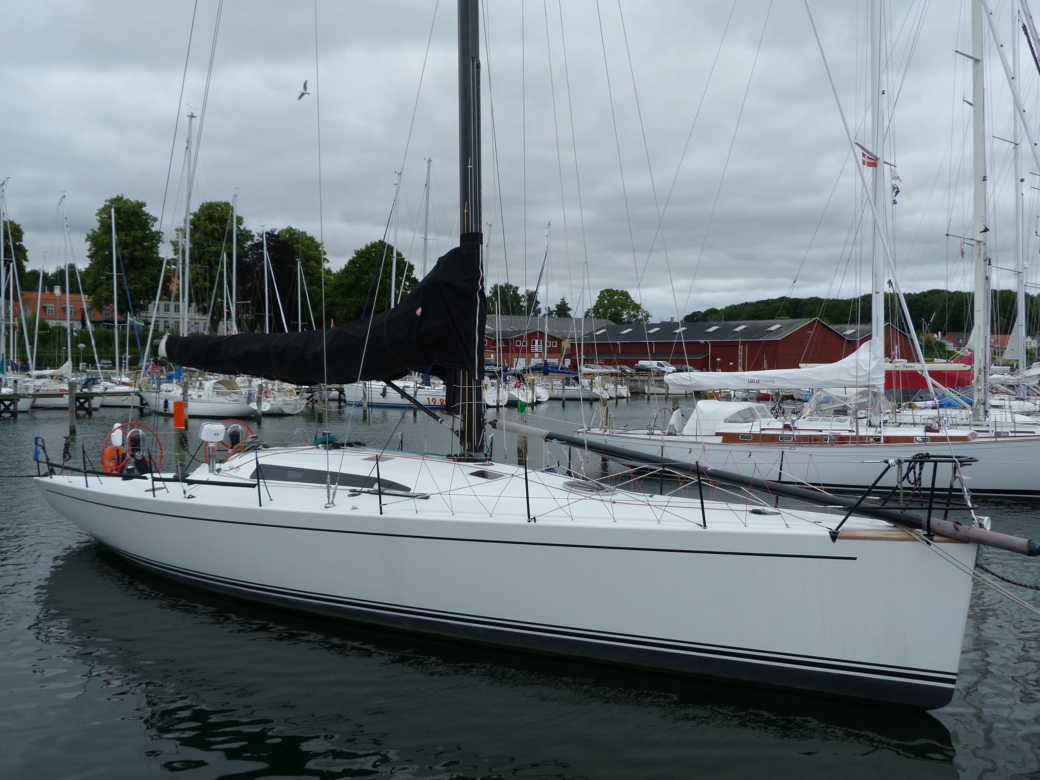 dk46 yacht