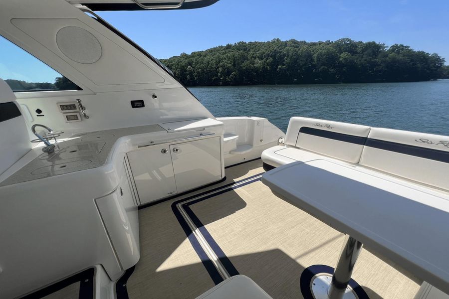 2010 Sea Ray 450 Sundancer