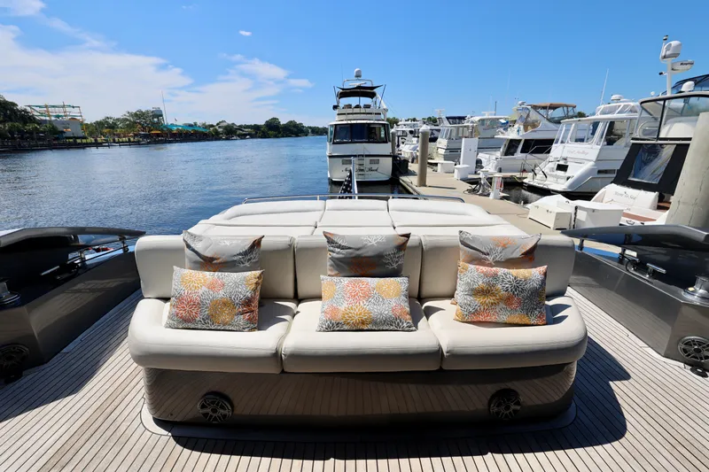  Yacht Photos Pics 72 PERSHING 2009