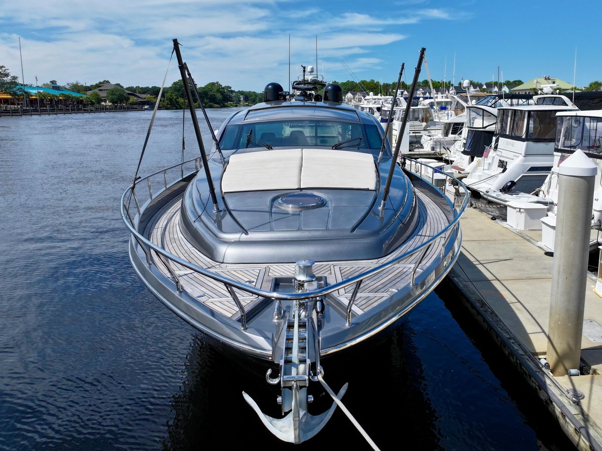 2009 Pershing 72 