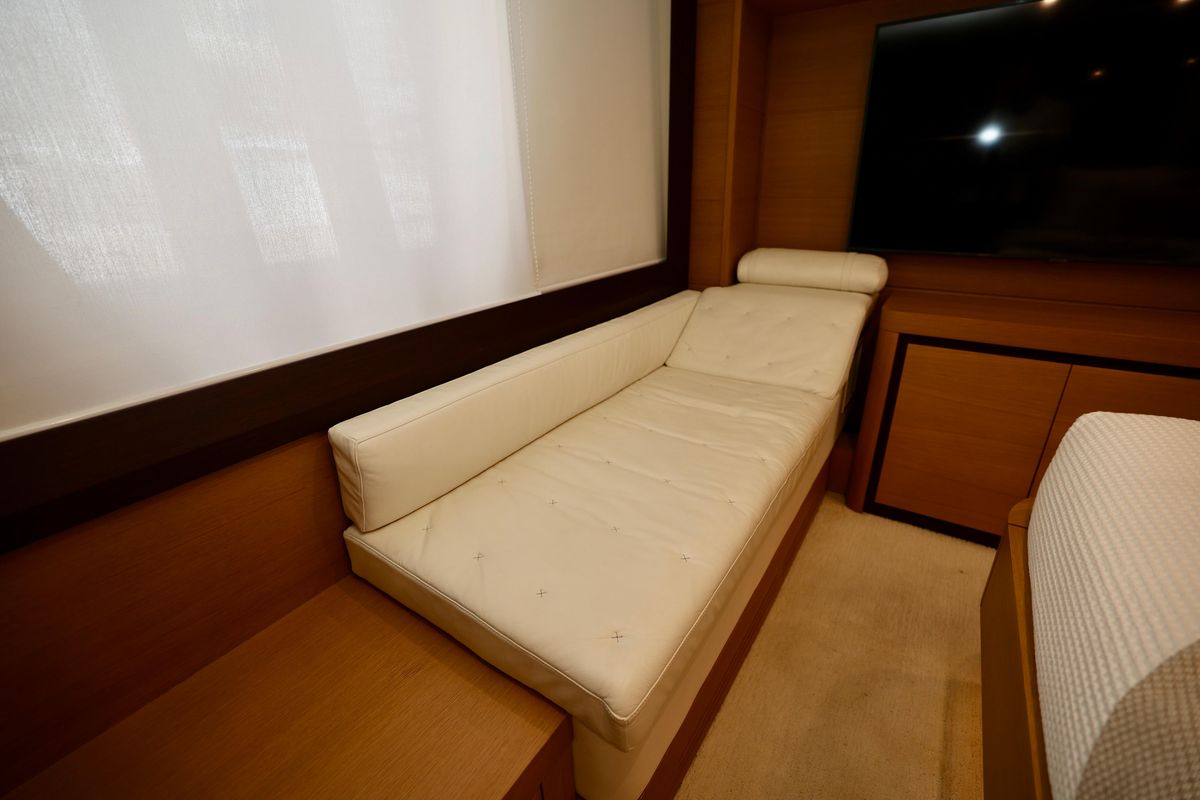 2009 Pershing 72 
