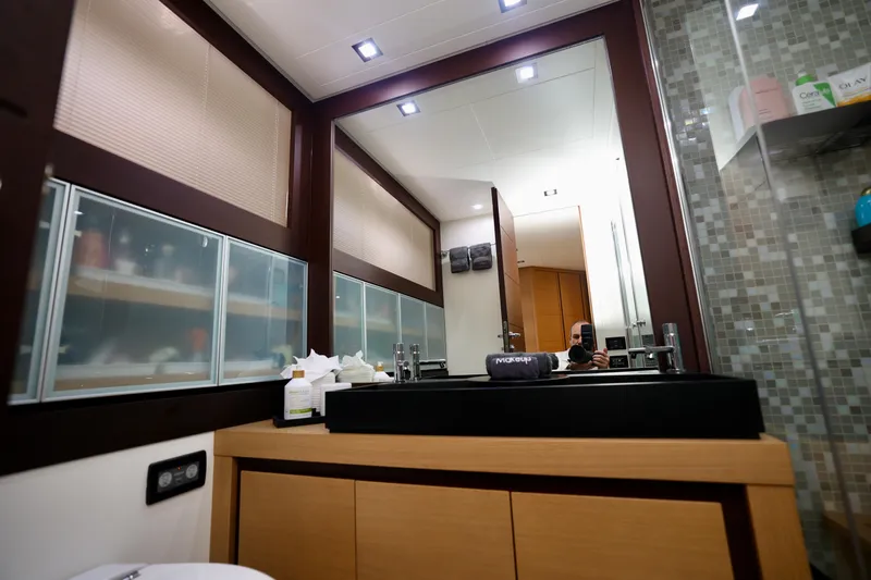  Yacht Photos Pics 72 PERSHING 2009