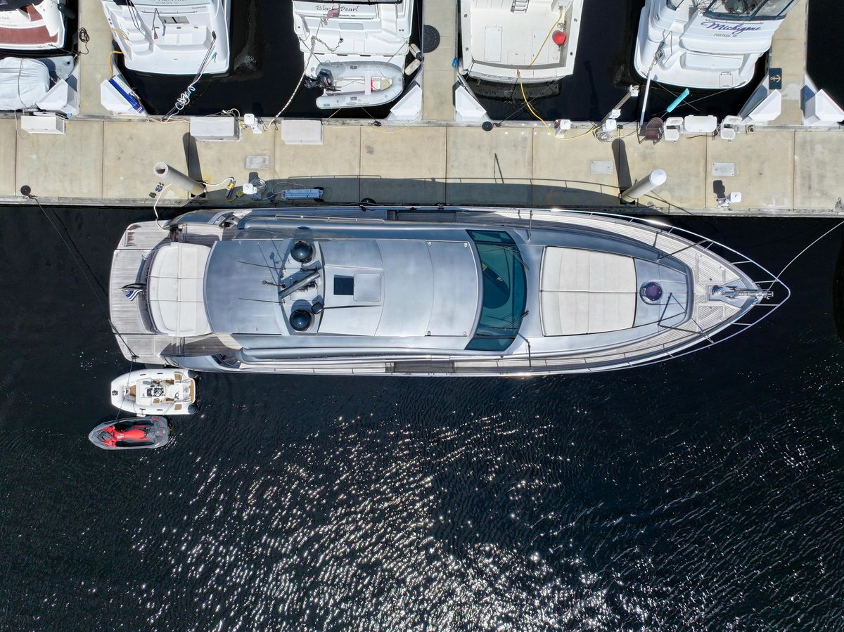 2009 Pershing 72 