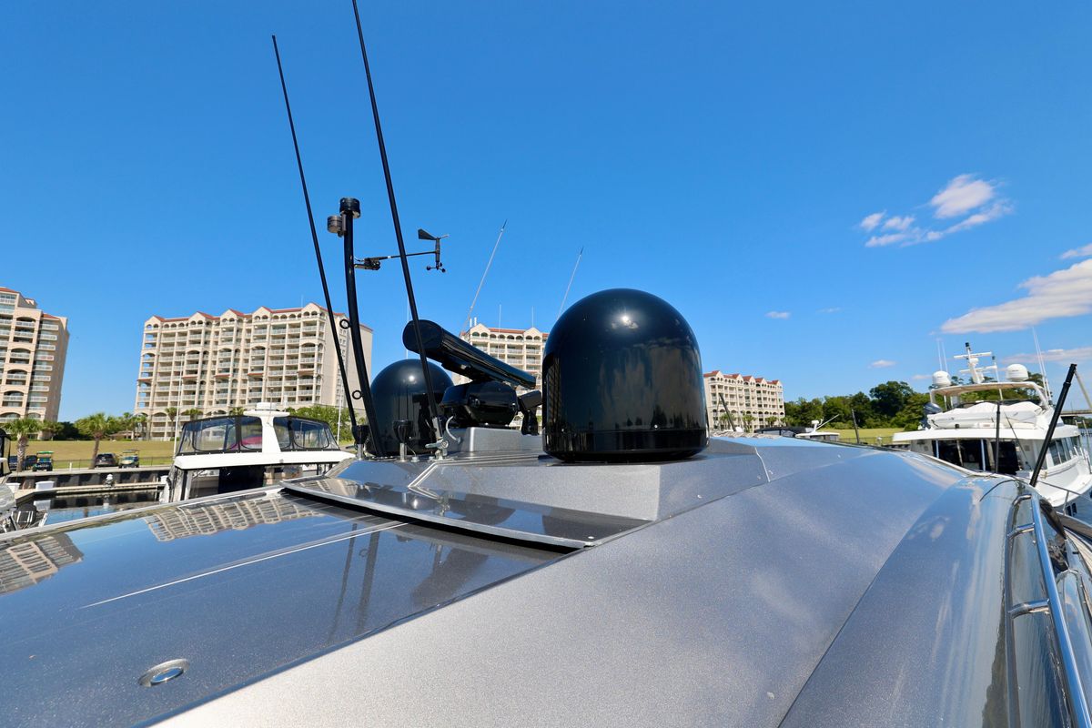 2009 Pershing 72 