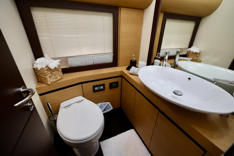  Yacht Photos Pics 72 PERSHING 2009